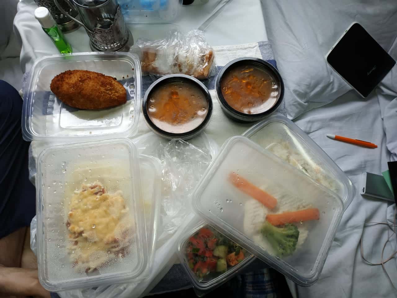 Всё было очень вкусно! Доставили к вагону без проблем.